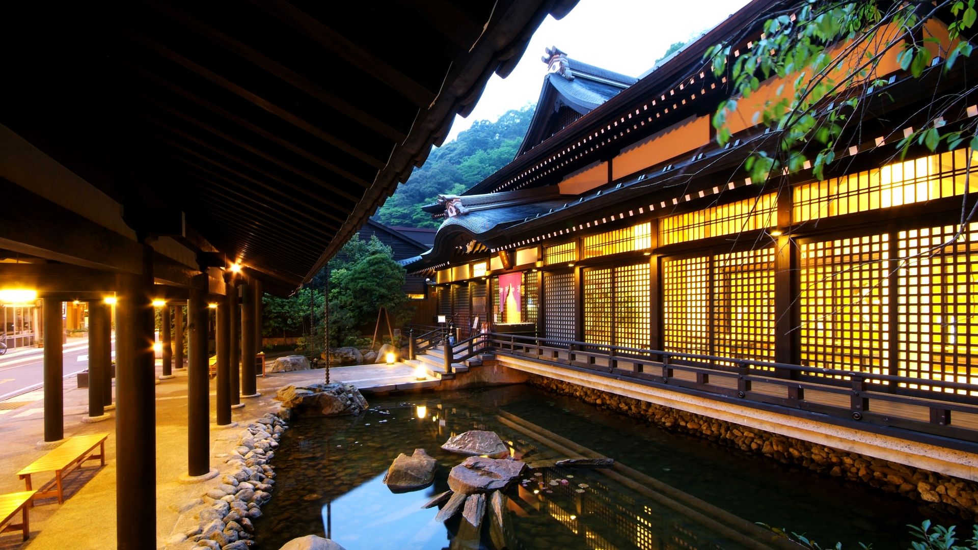 Famous Onsen: Kinosaki Onsen – City of 7 hot springs