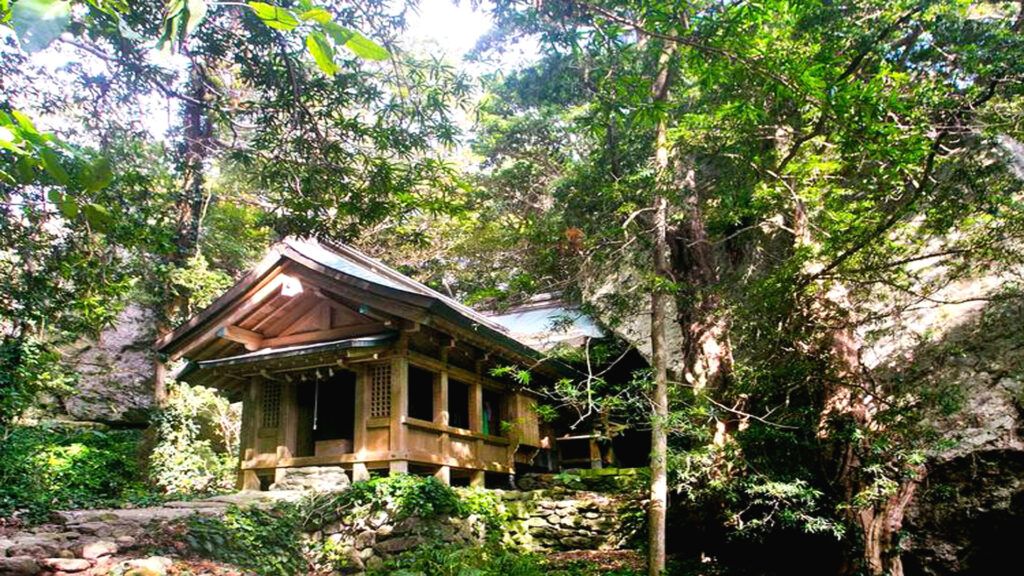 Historical Places in Japan: Okinoshima Island – Hermann Candahashi ...